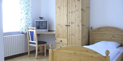 Monteur-Zimmer - Preis pro Nacht - https://www.deutschland-monteurzimmer.de/uploads/3682/zimmervermietung-hlava-melanie-hlava-63791-karlstein-main-1617694599606c0f87ac8f9.jpg - Kleines Landhaus Zimmervermietung in 63791 Karlstein (Main)