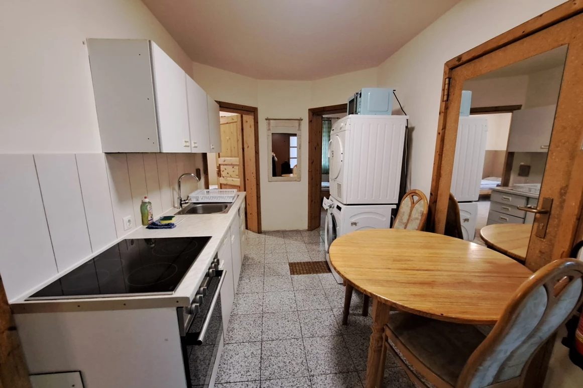 MonteurZimmer: Beispielküche Pension Bella -  Pension Bella