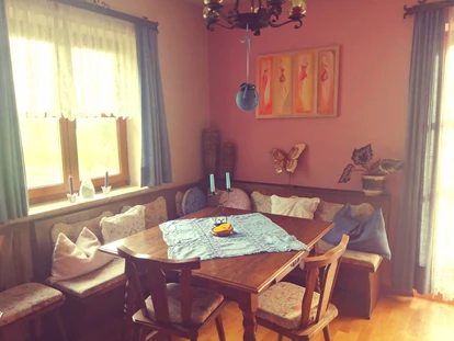 Monteur-Zimmer - Österreich - Wohnzimmer  - O'mas Hagenblick