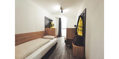 Monteur-Zimmer - Baden-Württemberg - Zimmer im 6-Personen Apartment - Hotel Das-Schlafwerk Stuttgart Nord (Münchingen) digitales Hotel in 70825 Korntal-Münchingen
