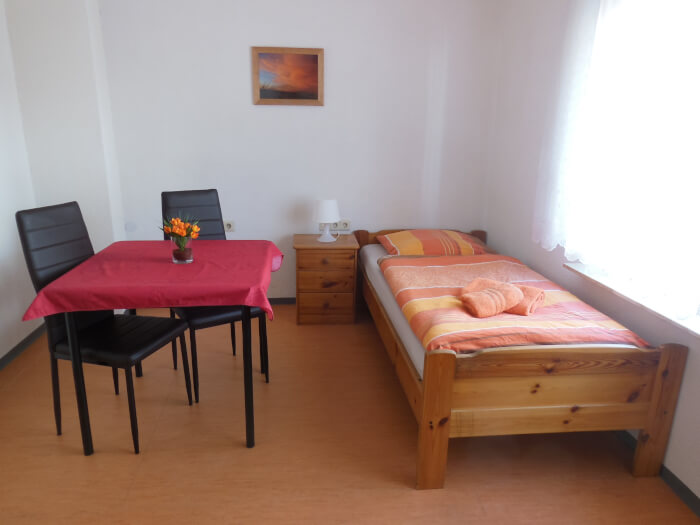 Monteur-Zimmer - Baden-Württemberg - Pension Belina GmbH & Co. KG in 71063 Sindelfingen