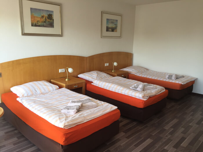 Monteur-Zimmer - Baden-Württemberg - Pension Belina GmbH & Co. KG in 71063 Sindelfingen