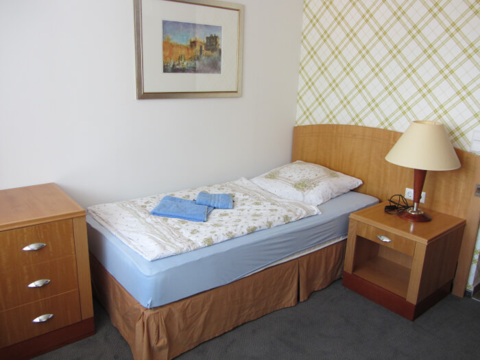 Monteur-Zimmer - Baden-Württemberg - Pension Belina GmbH & Co. KG in 71063 Sindelfingen