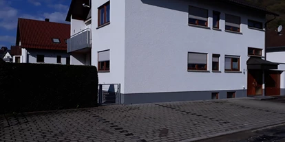Monteur-Zimmer - Baden-Württemberg - Haus mit Parkplatz - Monteurwohnung separate eigene Etage an Firmen 71297 Mönsheim