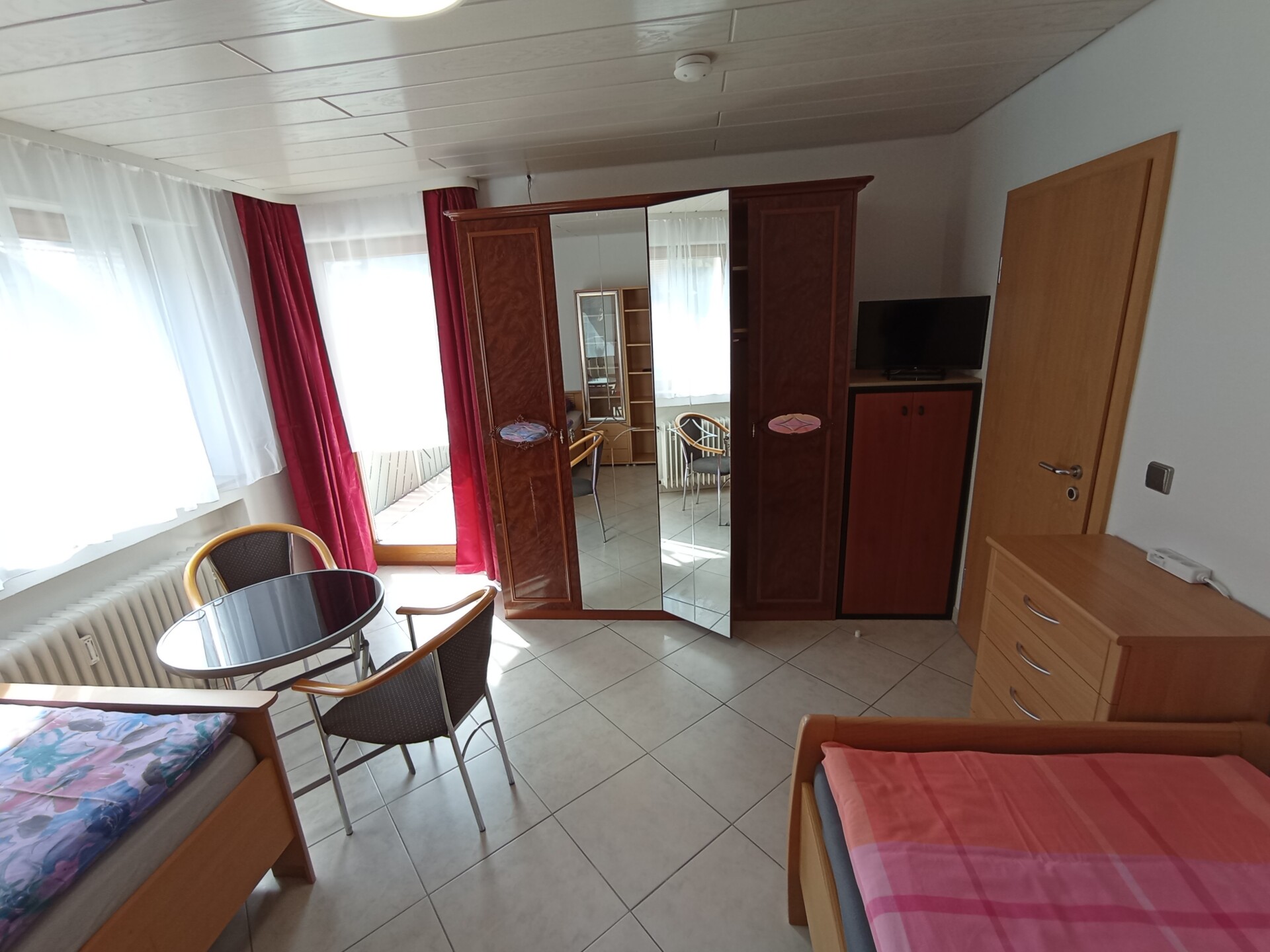 Monteur-Zimmer - Baden-Württemberg - Doppelzimmer / Einzelzimmer / ganze Wohnung in 71297 Mönsheim