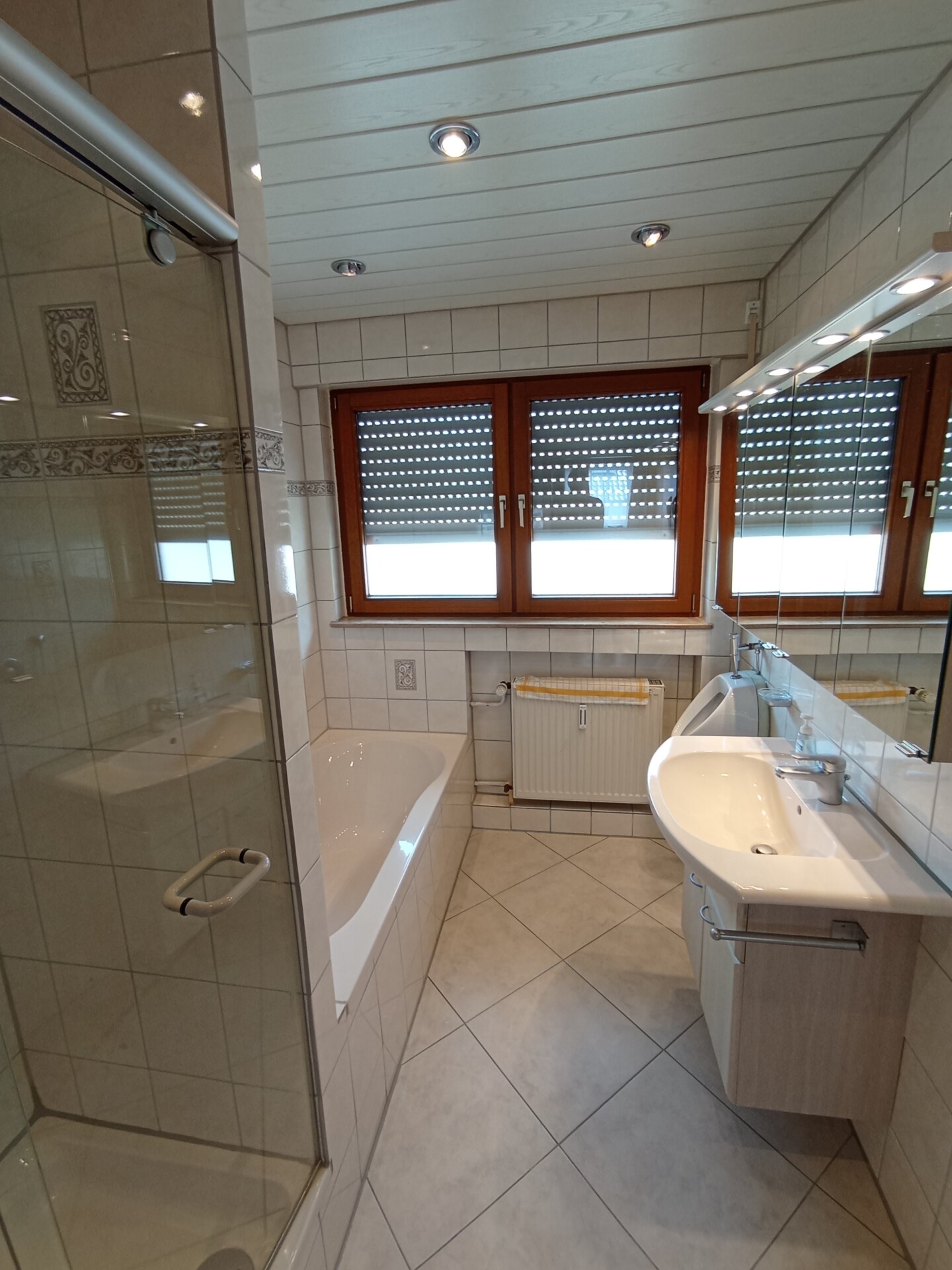 Monteur-Zimmer - Baden-Württemberg - Doppelzimmer / Einzelzimmer / ganze Wohnung in 71297 Mönsheim