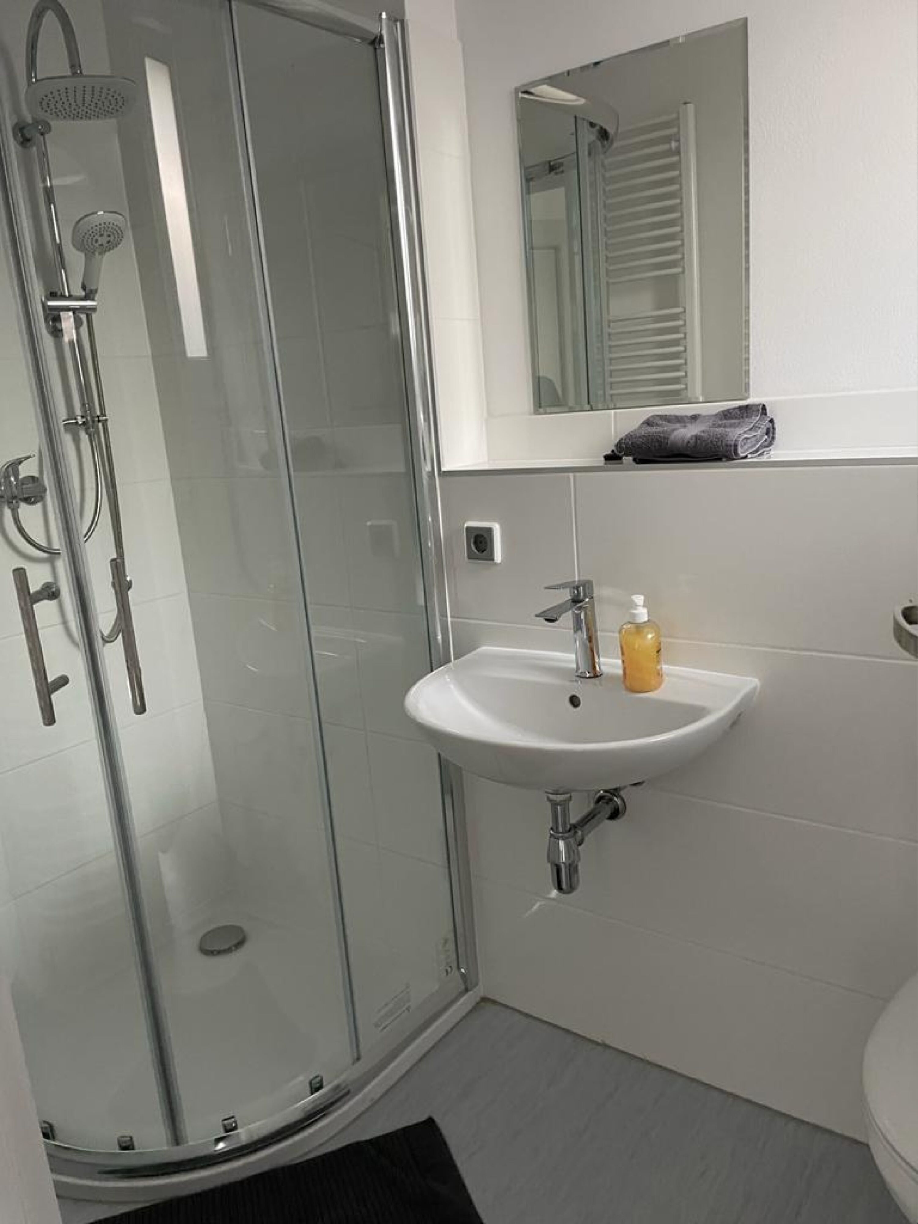 Monteur-Zimmer - Pforzheim - Apartment Vivienne