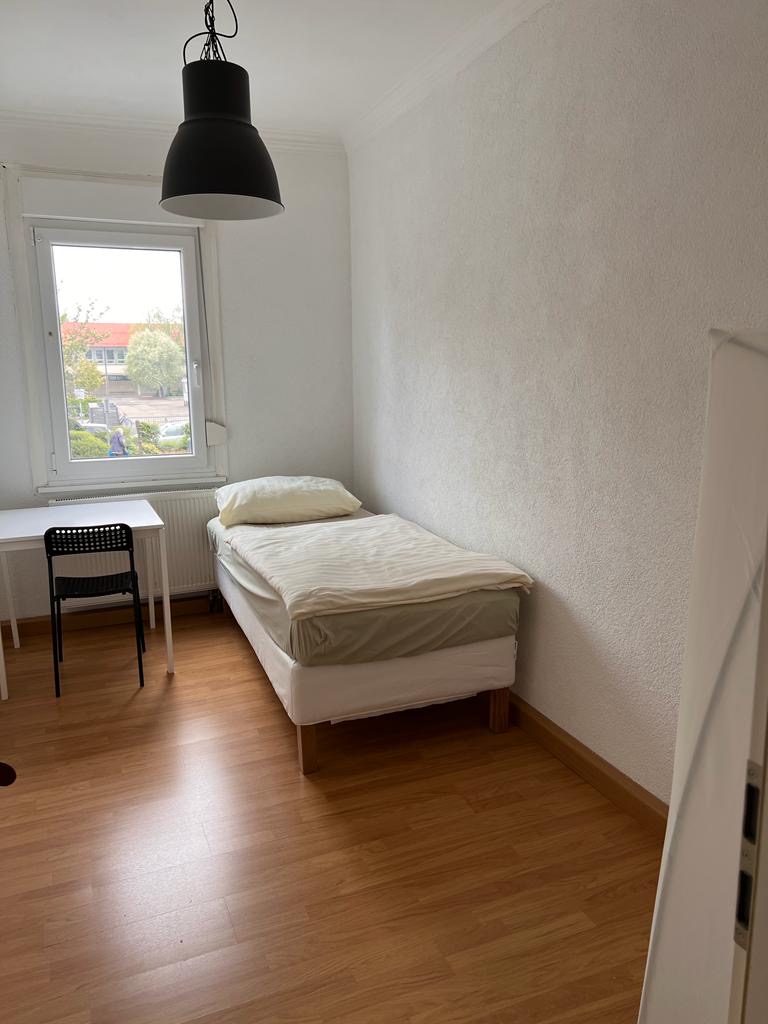 Monteur-Zimmer - Baden-Württemberg - Monteurzimmer Blioumis in 71638 Ludwigsburg