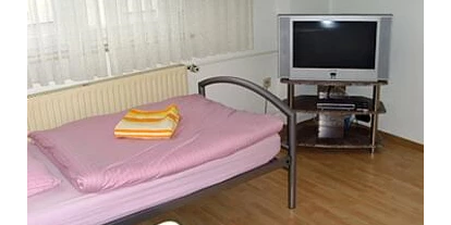Monteur-Zimmer - Baden-Württemberg - OG Zimmer mittlerweile mit Flachbildfernseher - Unterkunft Posselt