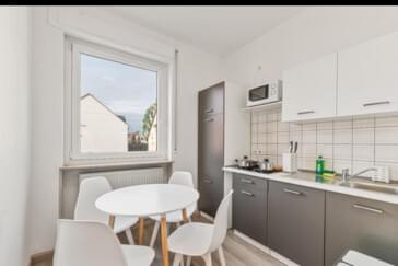 Monteur-Zimmer - Baden-Württemberg - kostengünstige Wohnungen für Monteure in Heilbronn Zentrum, Küche, Badezimmer, Smart TV und WiFi