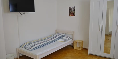 Monteur-Zimmer - Baden-Württemberg - Drei einzelne Wohneinheiten - Ganzes Haus in 75446 Wiernsheim