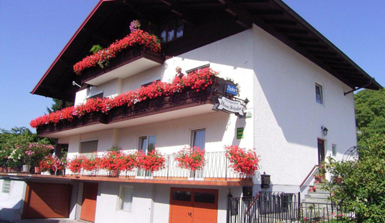 Monteur-Zimmer - Regau - Privatzimmer Haus Schuller