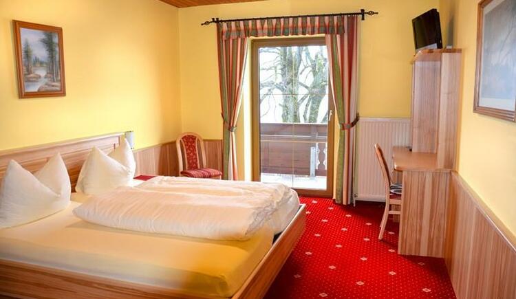 Monteur-Zimmer - Regau - Gasthof Pension Urzn