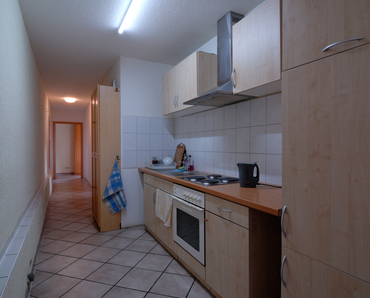 Monteur-Zimmer - Zahlungsarten: Auf Rechnung - Deutschland - Küche mit Waschmaschine, 3-Zimmer-Wohnung - 3-Zimmer-Wohnung mit großer Terrasse