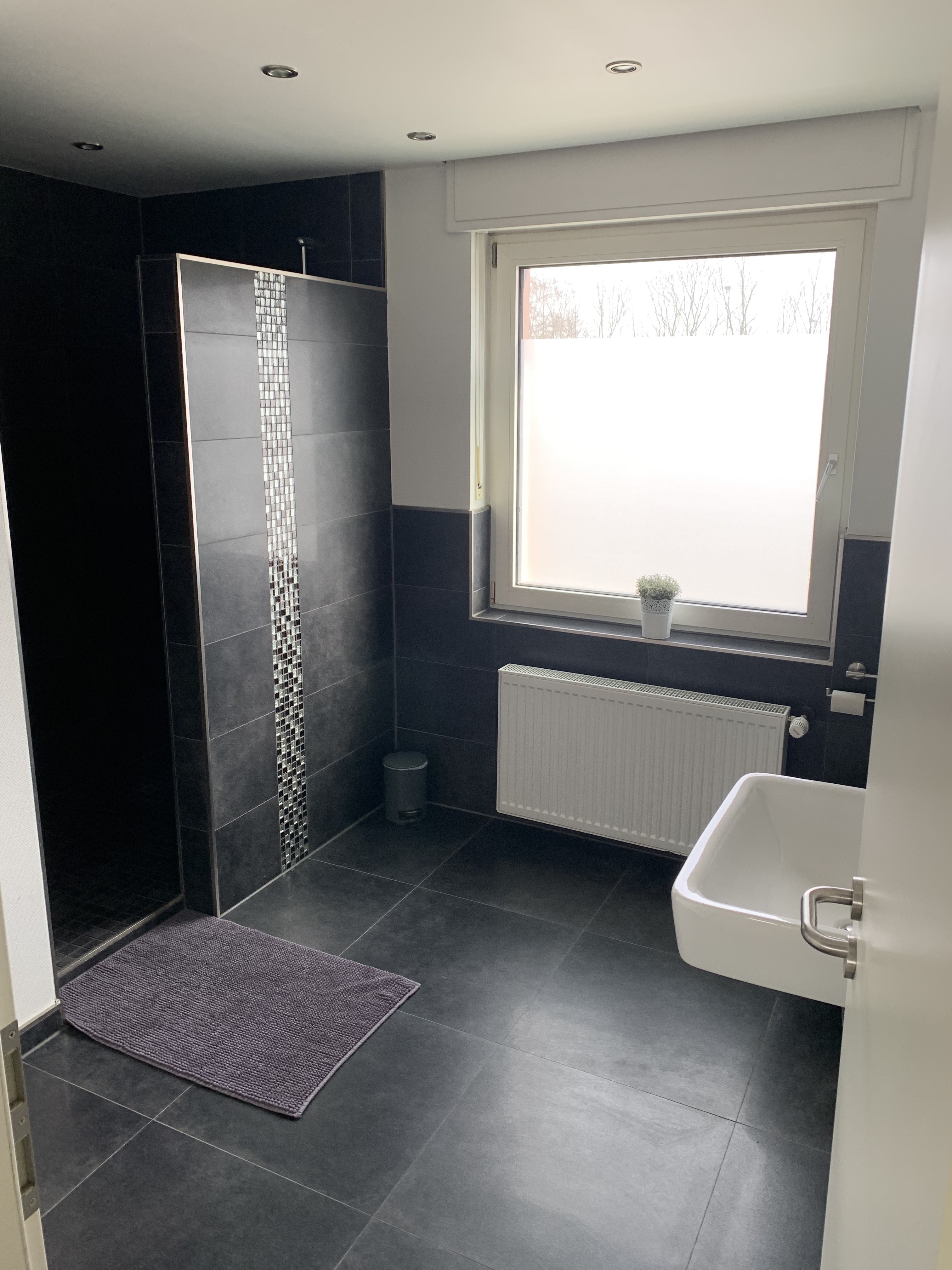 Monteur-Zimmer - Preis pro Nacht - Deutschland - Zimmer Bei Ola - Pokoje i Mieszkania in 33790 Halle (Westfalen)