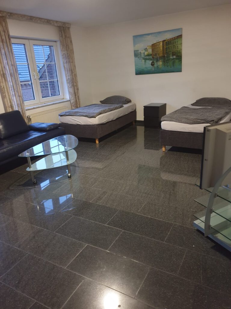 Monteur-Zimmer - Korschenbroich - Pension J. Prell