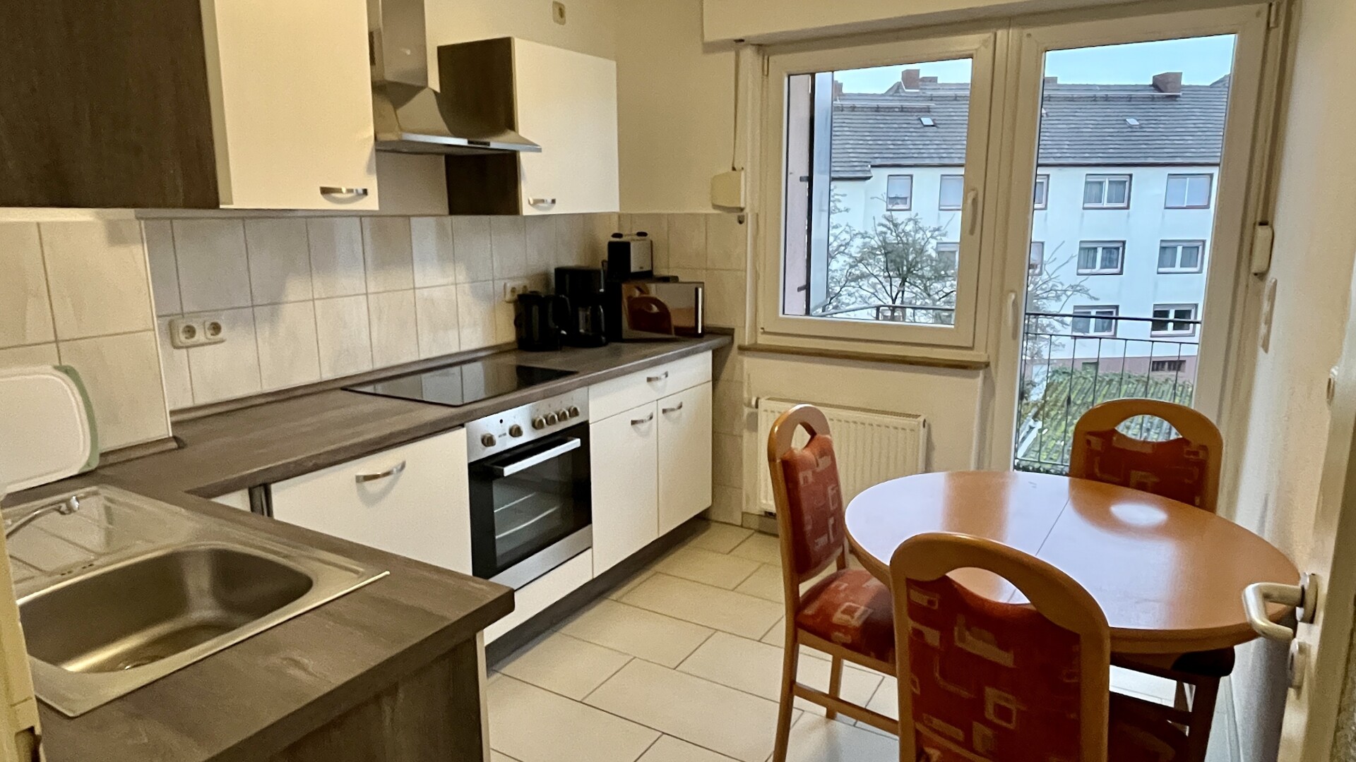 Monteur-Zimmer - Euskirchen - Schöne Monteurwohnung mit Einzelbetten/ Küche/ Bad /TV /Parkplatz in 52349 Düren