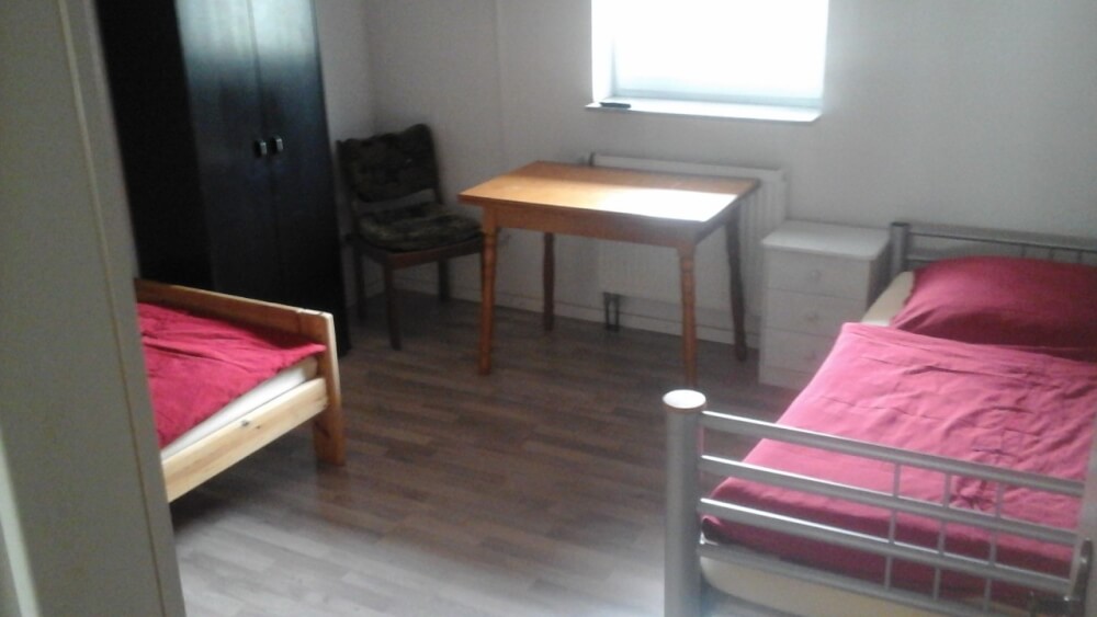 Monteur-Zimmer - Bedburg - Monteurzimmer Vermietung Stollenwerk in 52355 Düren