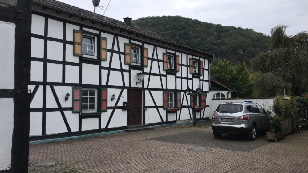 Monteur-Zimmer - Bedburg - Hetzinger Hof 1a in 52385 Nideggen