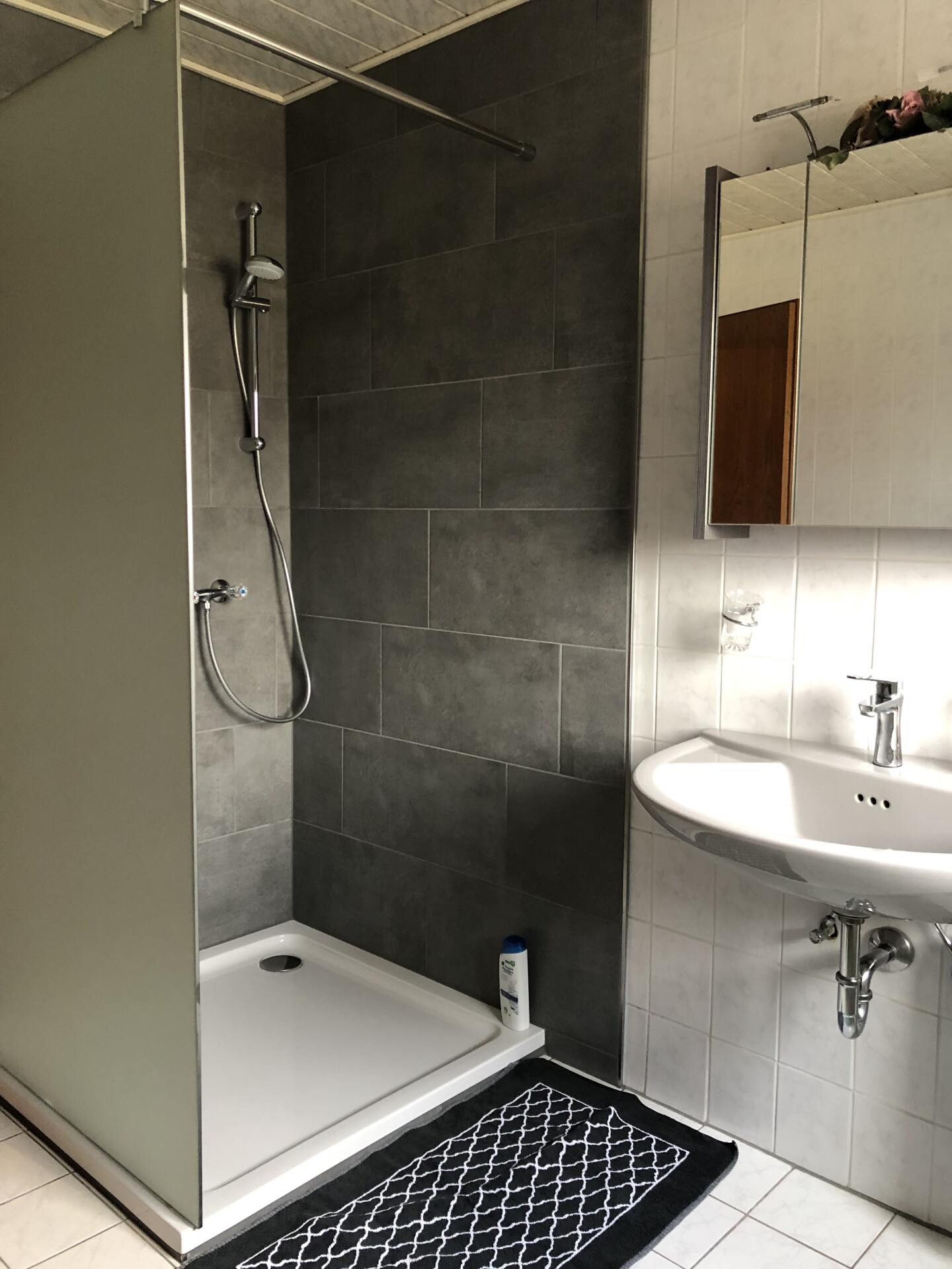 Monteur-Zimmer - Bedburg - Monteurwohnung Prinz-Falter in 52385 Nideggen