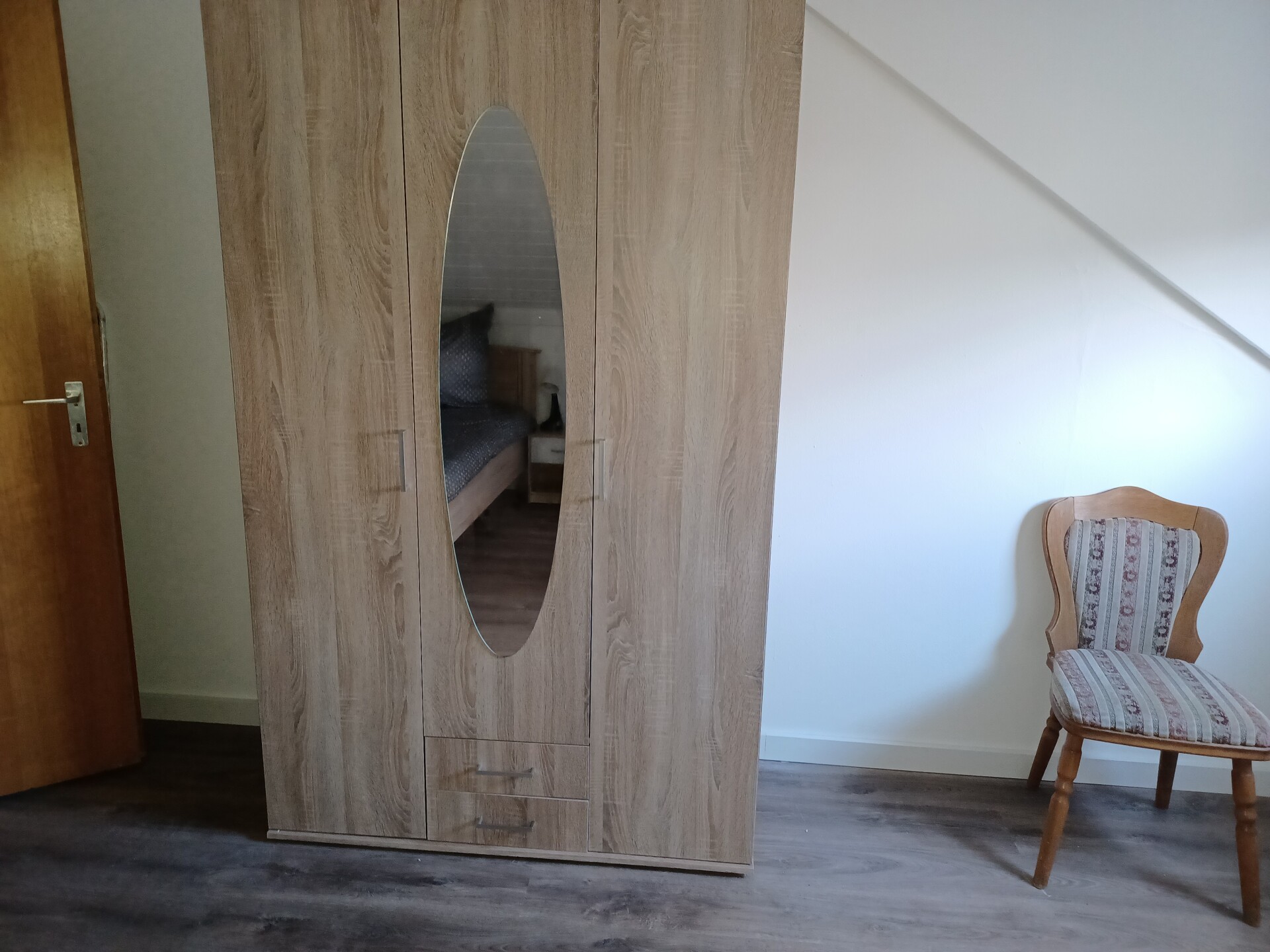 Monteur-Zimmer - Bedburg - DG- Wohnung für Monteure und Feriengäste geignet in 52249 Eschweiler