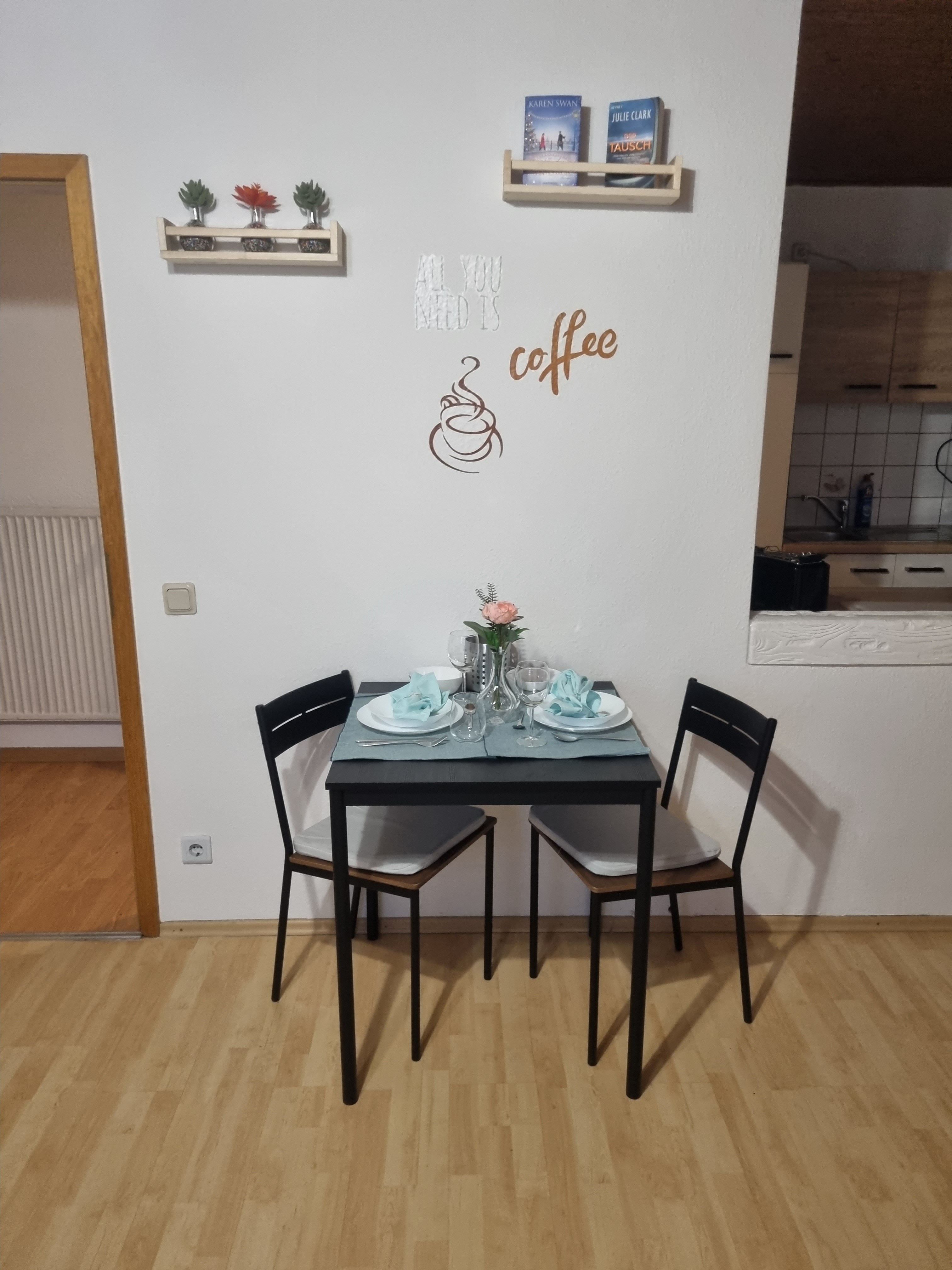 Monteur-Zimmer - Bedburg - Tolle schöne 2 Zimmer DG- Wohnung für Monteure geeignet in 52249 Eschweiler