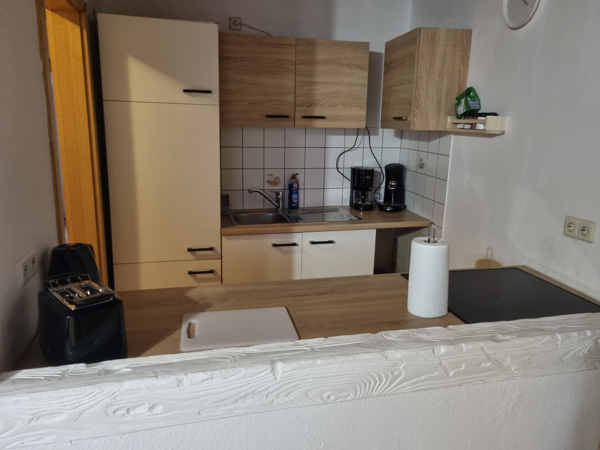 Monteur-Zimmer - Bedburg - Tolle schöne 2 Zimmer DG- Wohnung für Monteure geeignet in 52249 Eschweiler