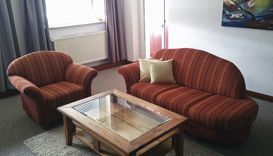 MonteurZimmer: Wohnzimmer 1.OG - Appartementvermietung von der Gracht in 52428 Jülich