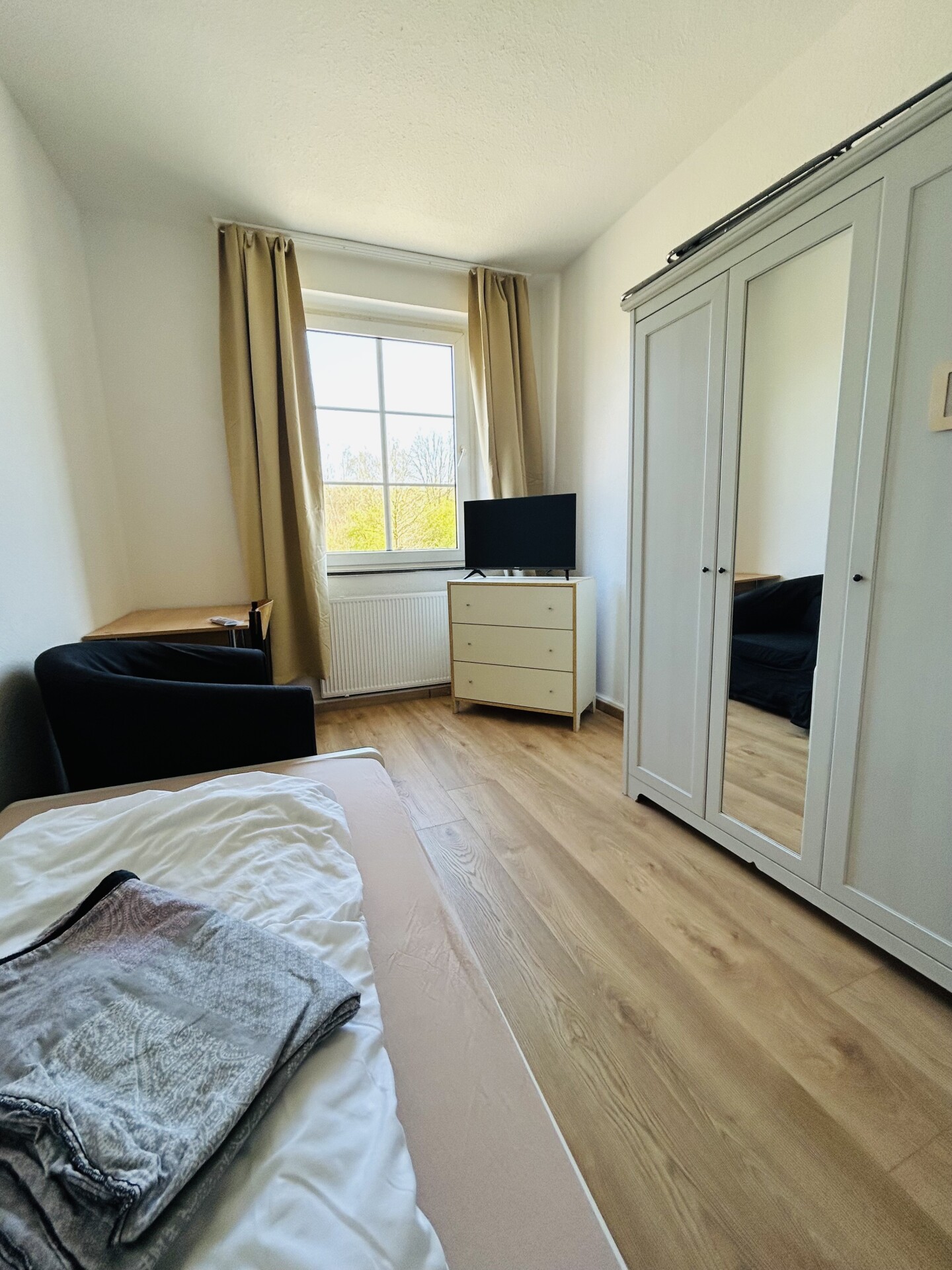 Monteur-Zimmer - Bedburg - LEBENSRAUM in 52249 Eschweiler