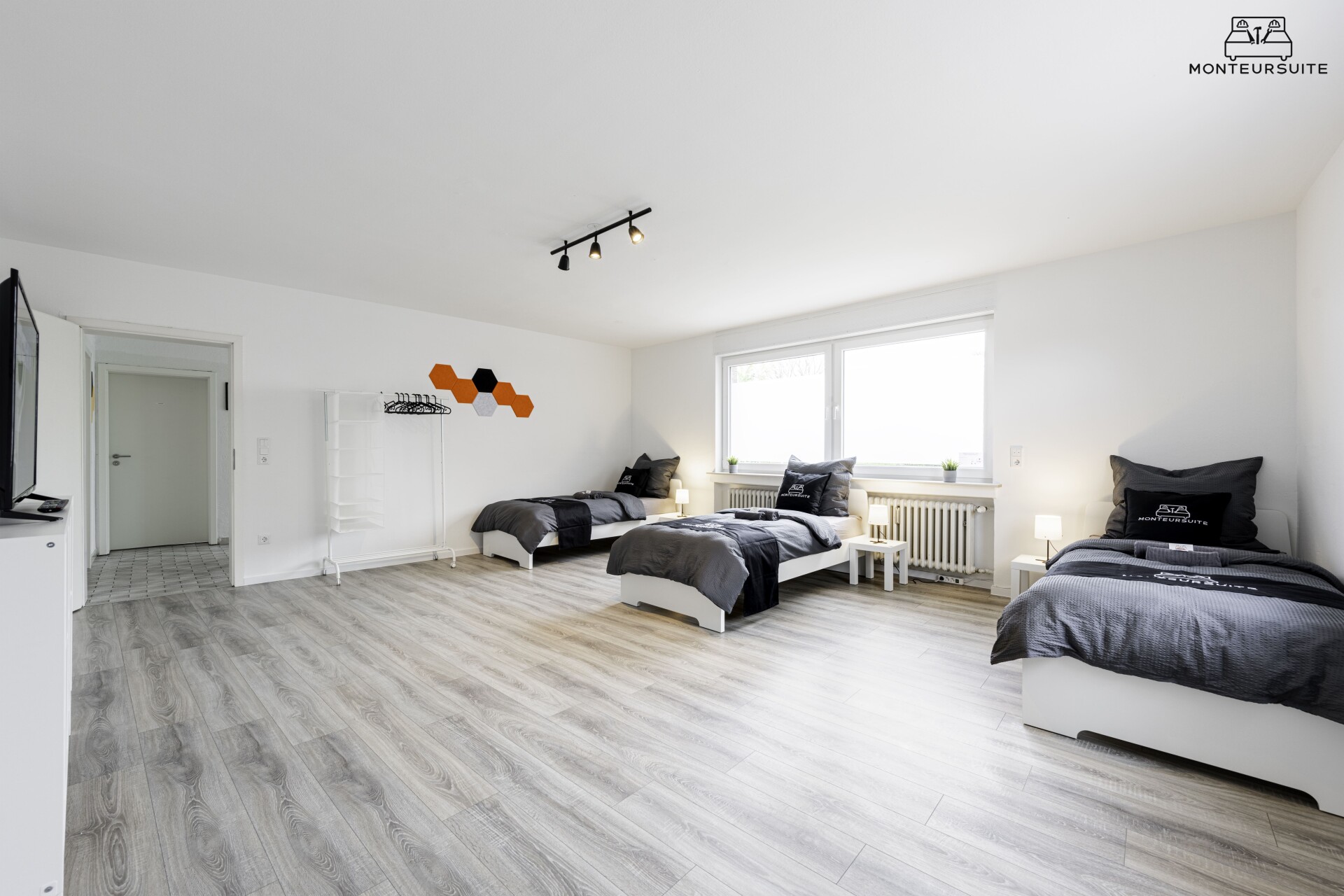 Monteur-Zimmer - Langenfeld (Mettmann) - Monteursuite Erftstadt - Haus mit WLAN, Einzelbetten und Parkplatz! in 50374 Erftstadt