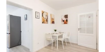 Monteur-Zimmer - Dormagen - Düren FP24: ganzes Haus mit 7 Betten - WLAN, WM, Trockner, etc.