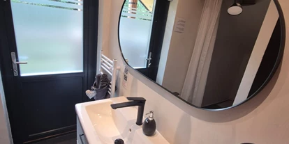 Monteur-Zimmer - Küche - Österreich - Badezimmer oben mit Begehbare Dusche  - Trahütti Premium Lodges