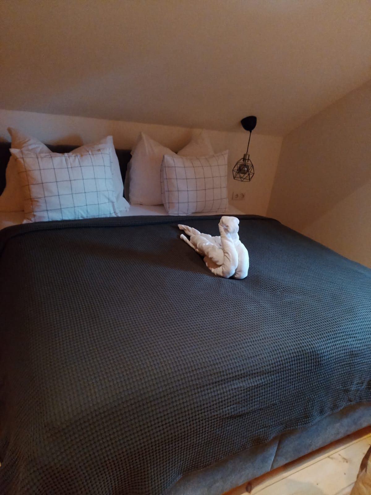 Monteur-Zimmer - Köflach - Schlafzimmer 2 mit King size Bett - Trahütti Premium Lodges 