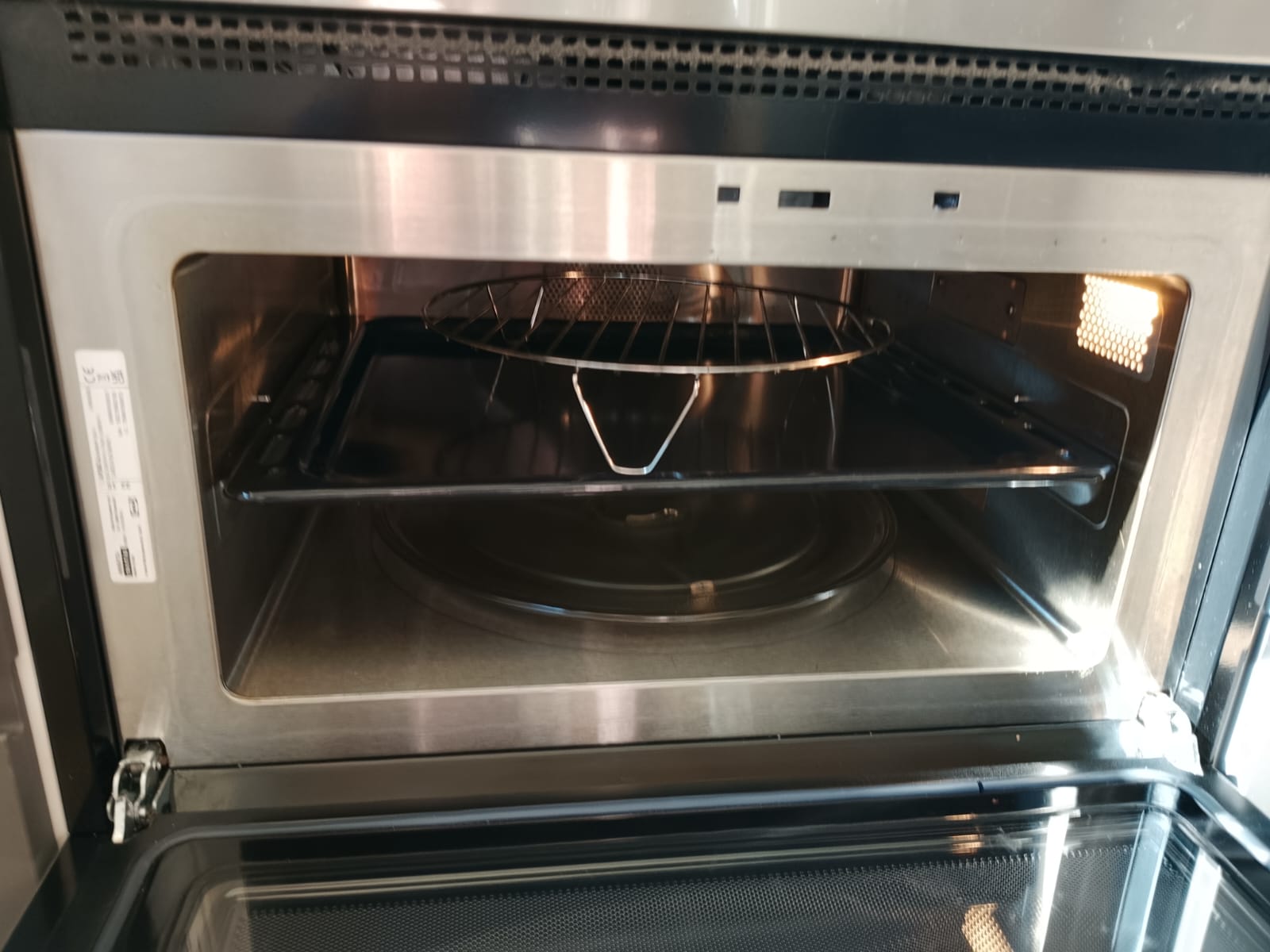 MonteurZimmer: Kombi Ofen Mikrowelle - Trahütti Premium Lodges 