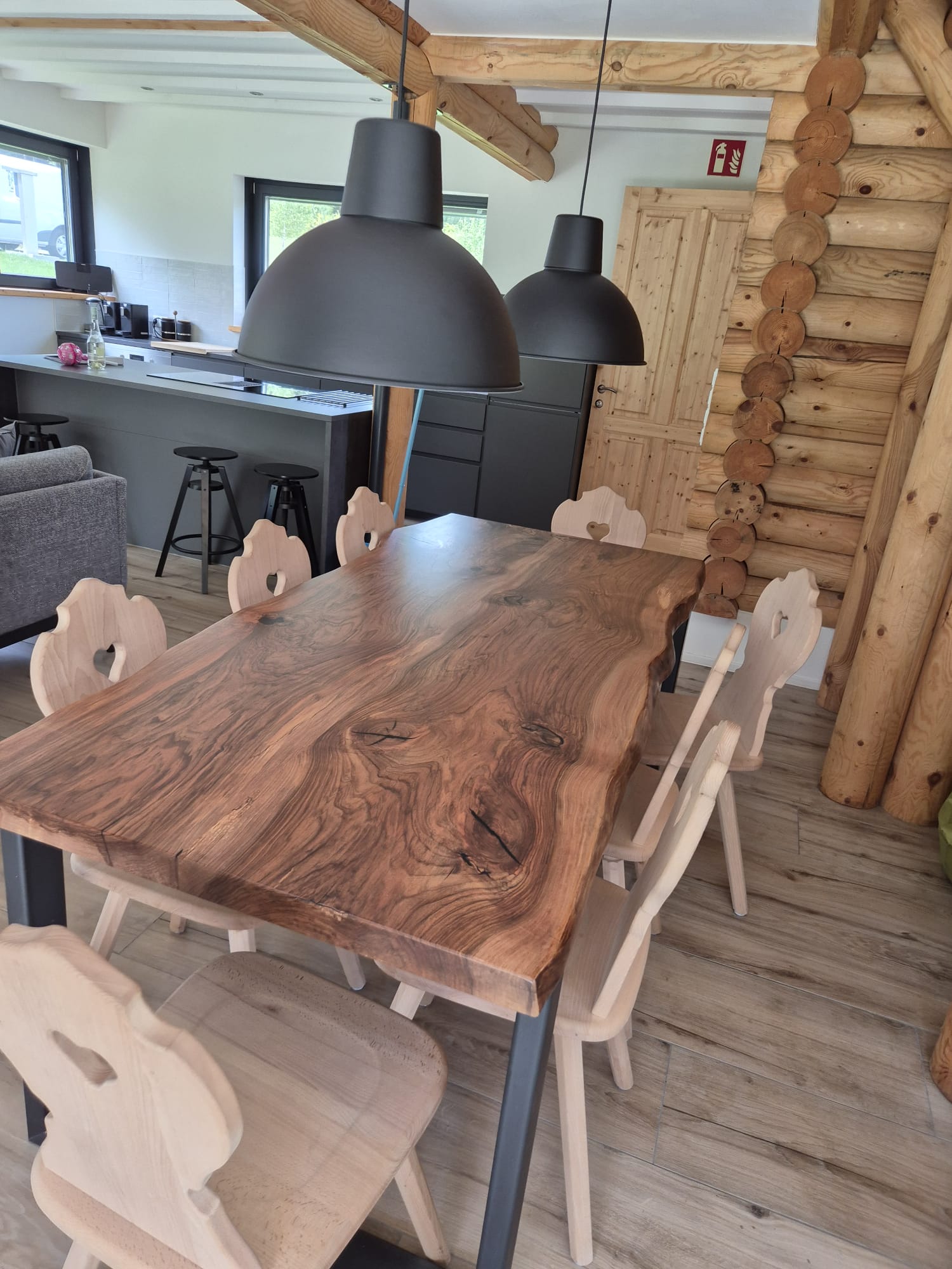 MonteurZimmer: Esstisch - Trahütti Premium Lodges 