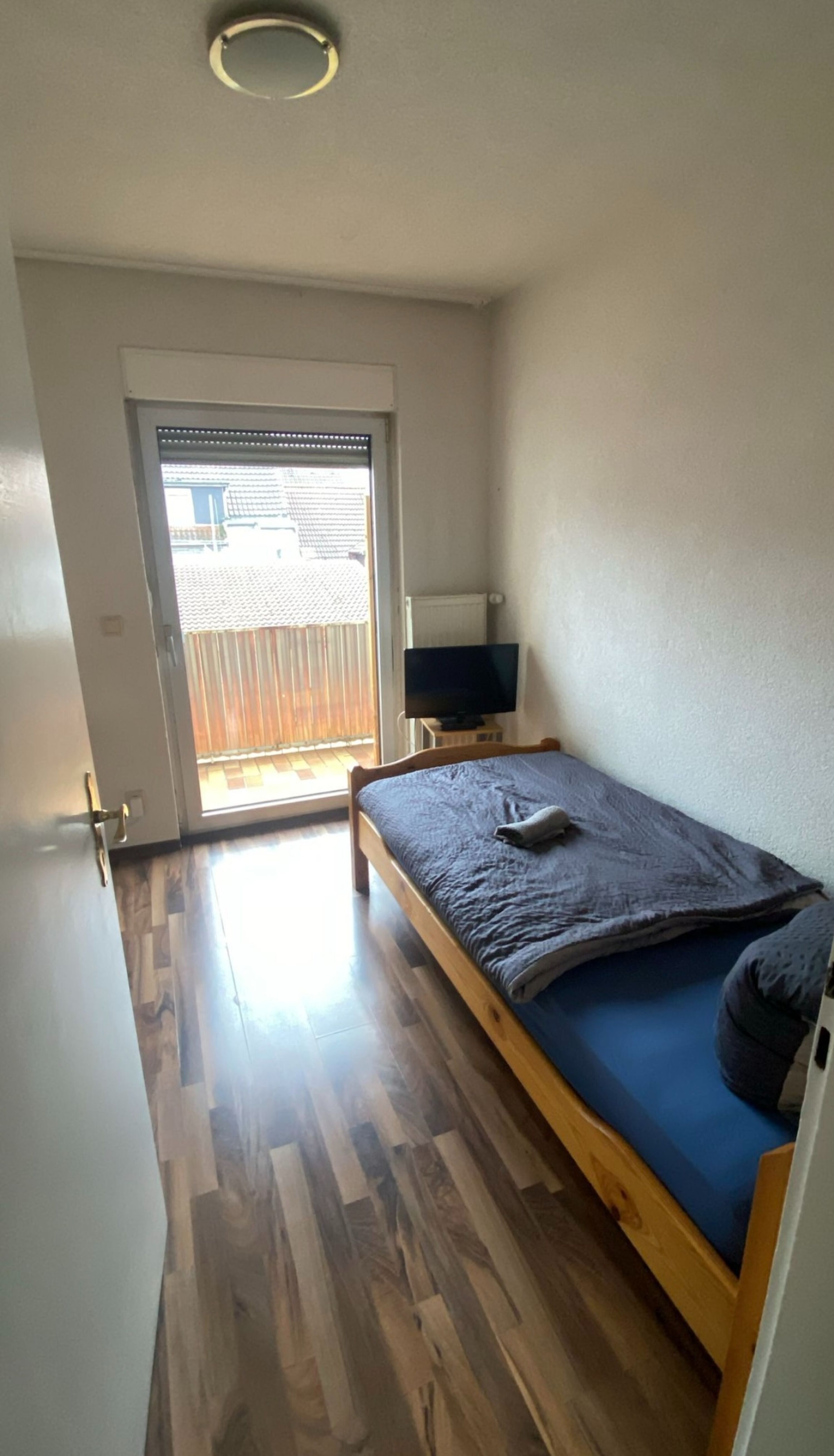 Monteur-Zimmer - Rheinland-Pfalz - Monteurwohnungen direkt in Kaiserslautern!!! 5 STERNE