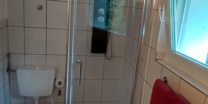 Monteur-Zimmer - Preis pro Nacht - Badezimmer - Moderne Unterkünfte für Monteure mit Highspeed Internet
