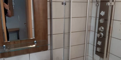 Monteur-Zimmer - Preis pro Nacht - Badezimmer - Moderne Unterkünfte für Monteure mit Highspeed Internet