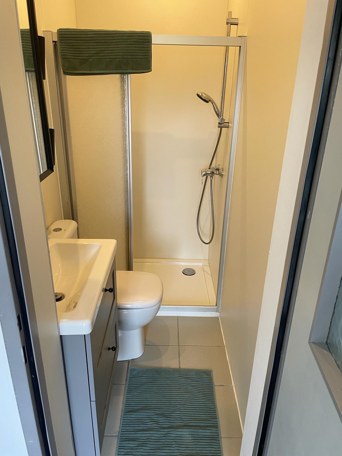 Monteur-Zimmer - Preis pro Nacht - Niederösterreich - Bad mit Dusche und WC  - Apartment Paulberg 