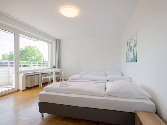 MonteurZimmer: Tolstov Apartments - vollausgestattete Küche, free WLAN Waschmaschine in 40667 Meerbusch