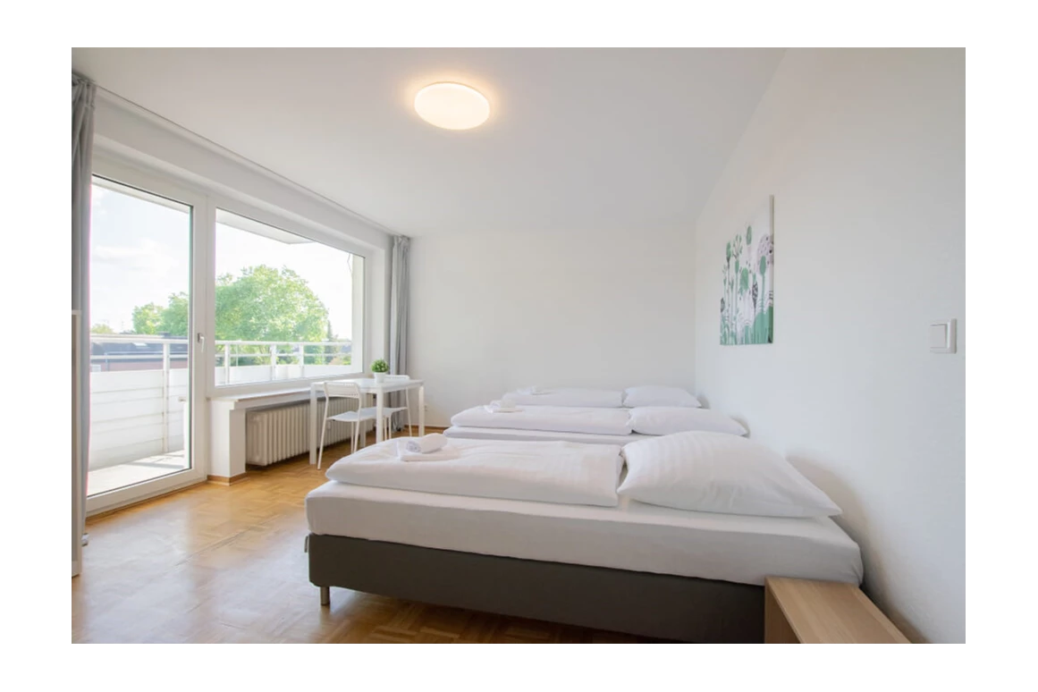 MonteurZimmer: Tolstov Apartments - vollausgestattete Küche, free WLAN Waschmaschine in 40667 Meerbusch
