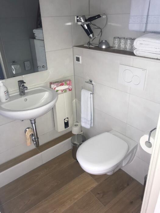 Monteur-Zimmer - Langenfeld (Mettmann) - Ferienwohnung Wieneke in 42549 Velbert