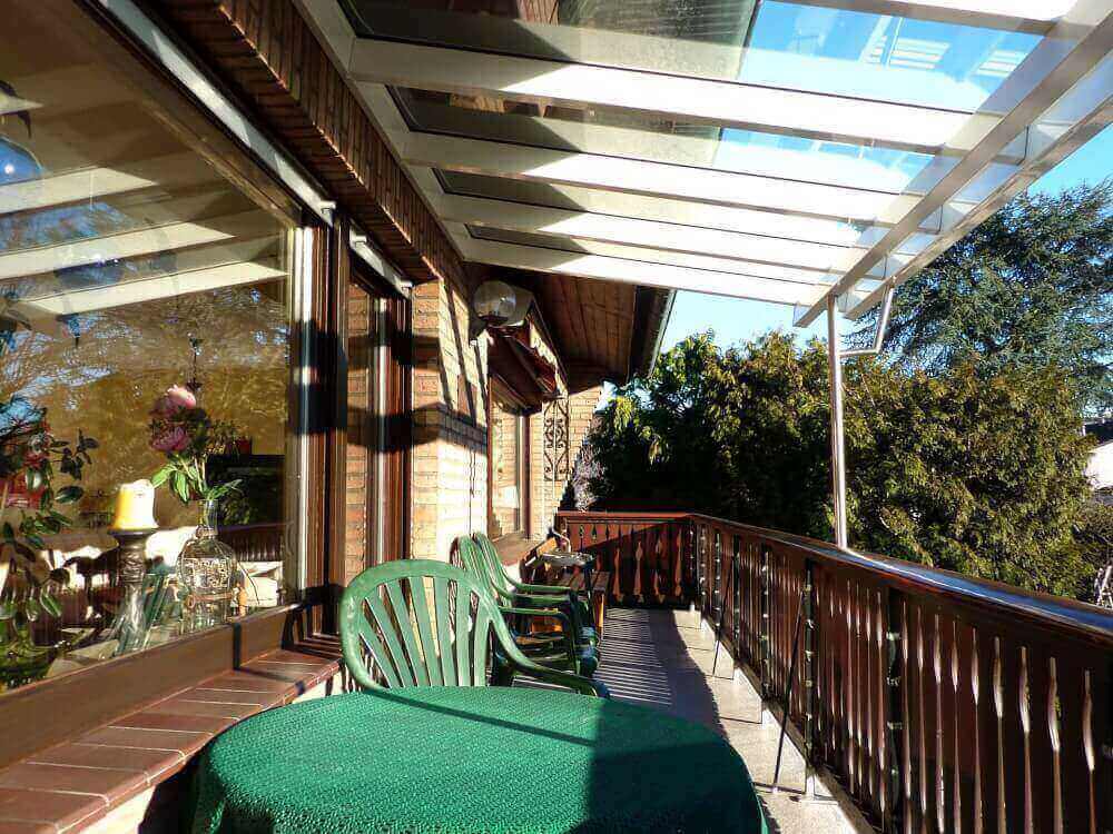 Monteur-Zimmer - Korschenbroich - Balkon - Gästehaus Hegger in Meerbusch bei Düsseldorf, Krefeld und Neuss. in 40670 Meerbusch