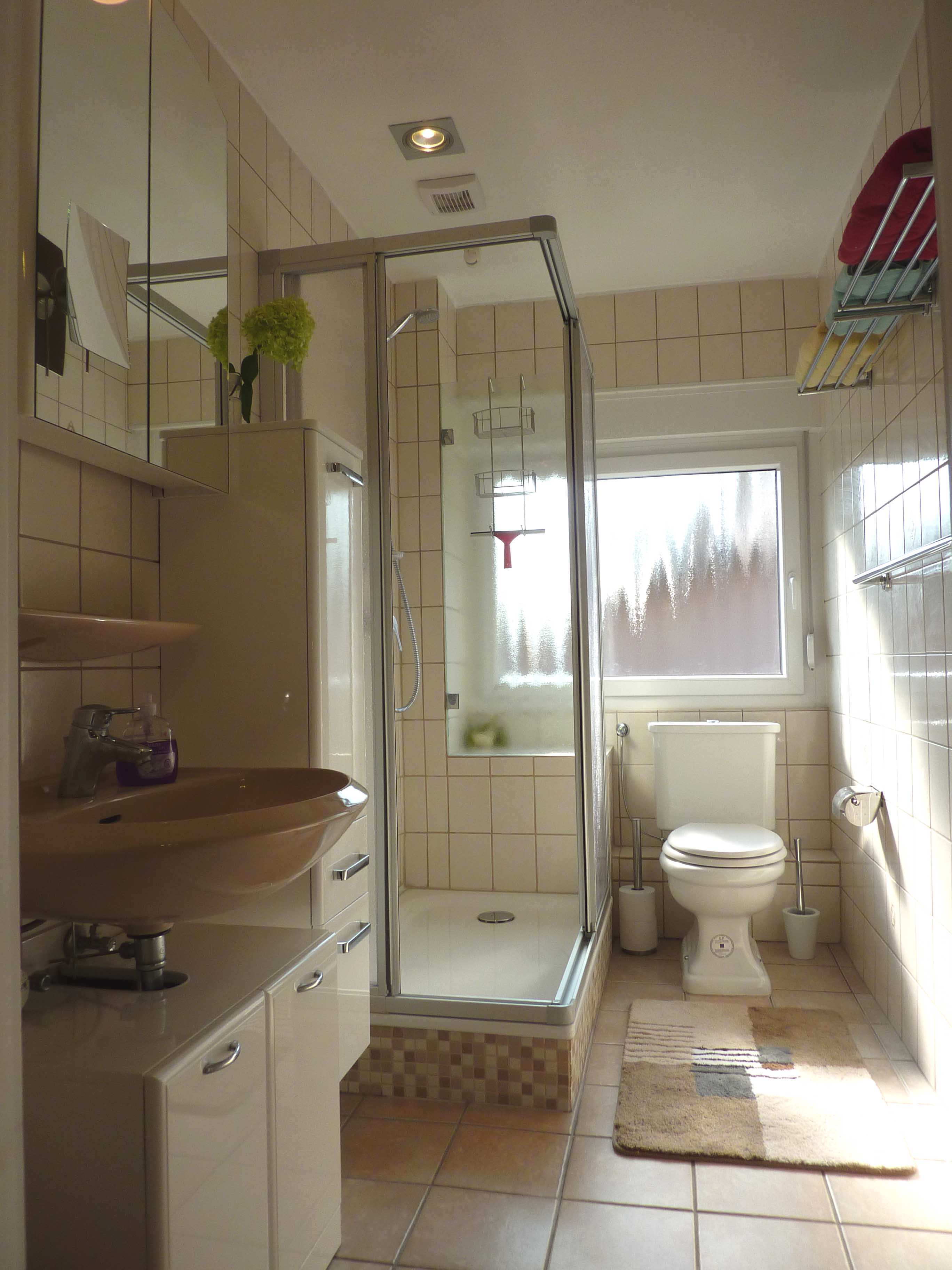 MonteurZimmer: Bad - Gästehaus Hegger in Meerbusch bei Düsseldorf, Krefeld und Neuss. in 40670 Meerbusch