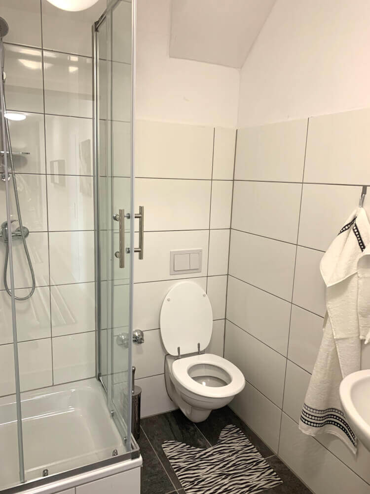 Monteur-Zimmer - Langenfeld (Mettmann) - Monteurzimmer Mülheim / Duisburg in 45479 Mülheim