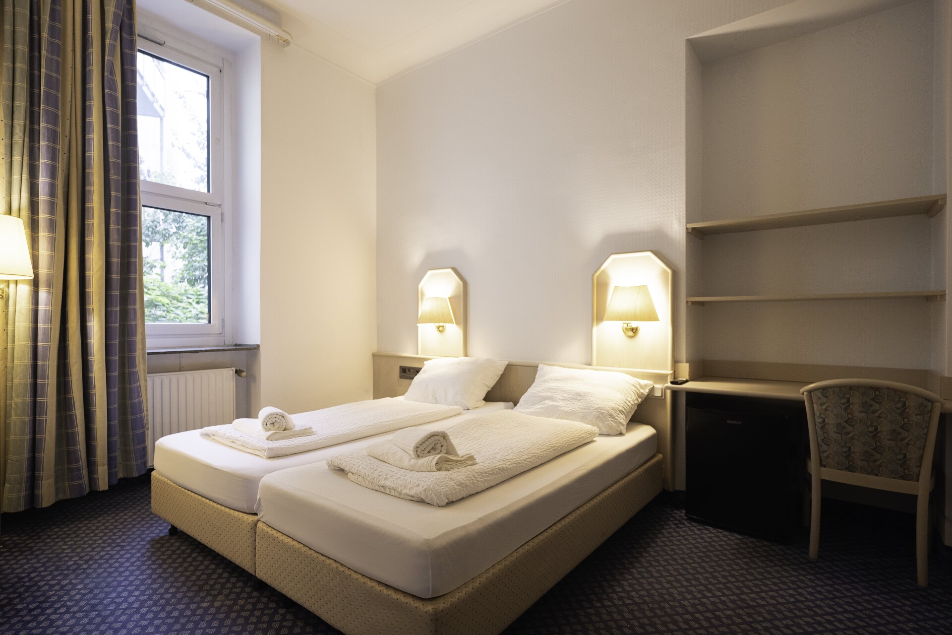 Monteur-Zimmer - Korschenbroich - Viktoria Rooms - Monteurzimmer und Langzeitmiete in 41460 Neuss