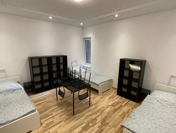 MonteurZimmer: TOMASZ-Living in RATINGEN & DÜSSELDORF / für bis zu 200 Pers
