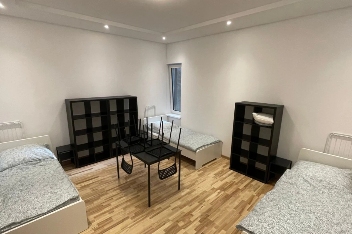 MonteurZimmer: TOMASZ-Living in RATINGEN & DÜSSELDORF / für bis zu 200 Pers