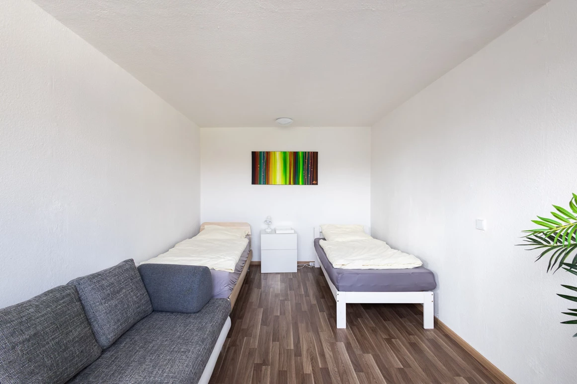 MonteurZimmer: Monteurwohnung in Ratingen – Platz für bis zu 9 Personen –