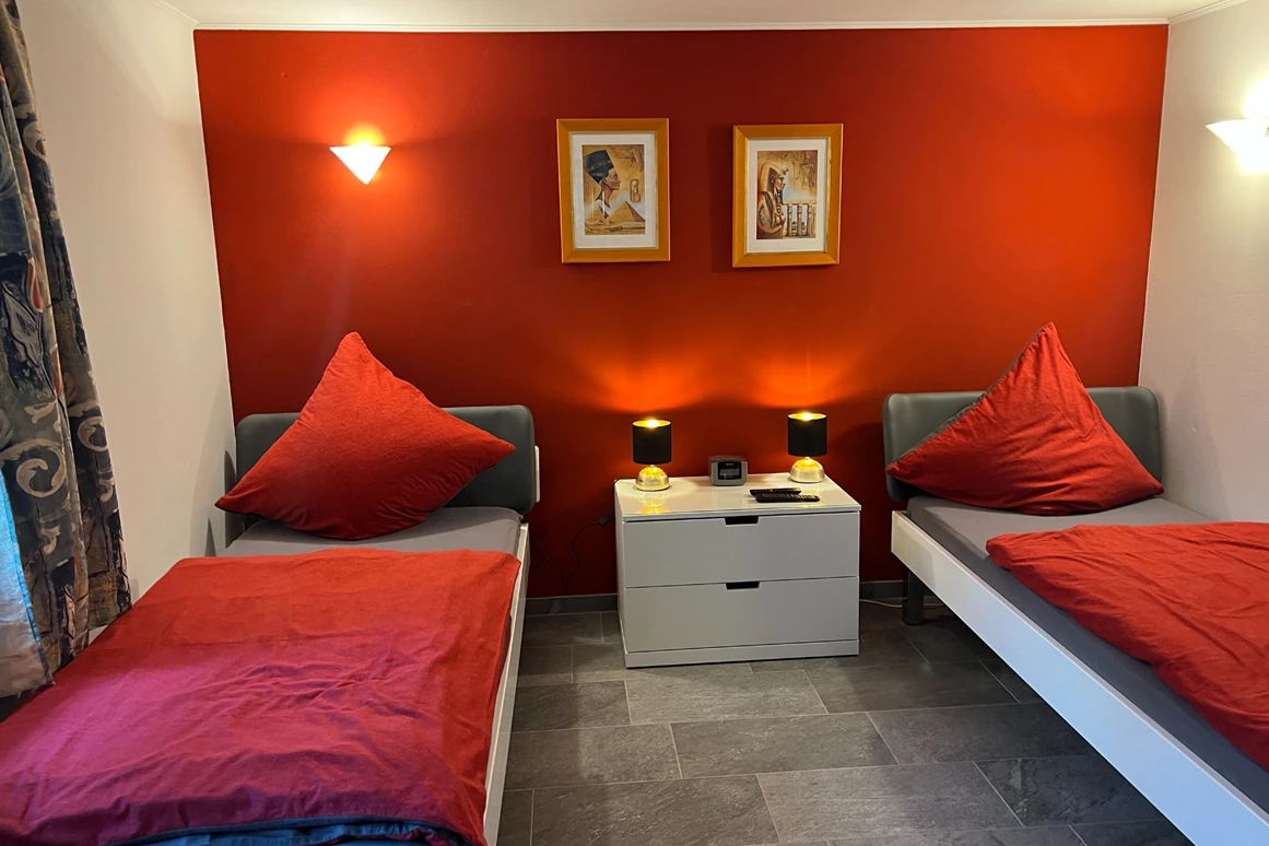 MonteurZimmer: Monteur/Handwerker; Messe-Appartements-Schuh bis zu 10 Pers.